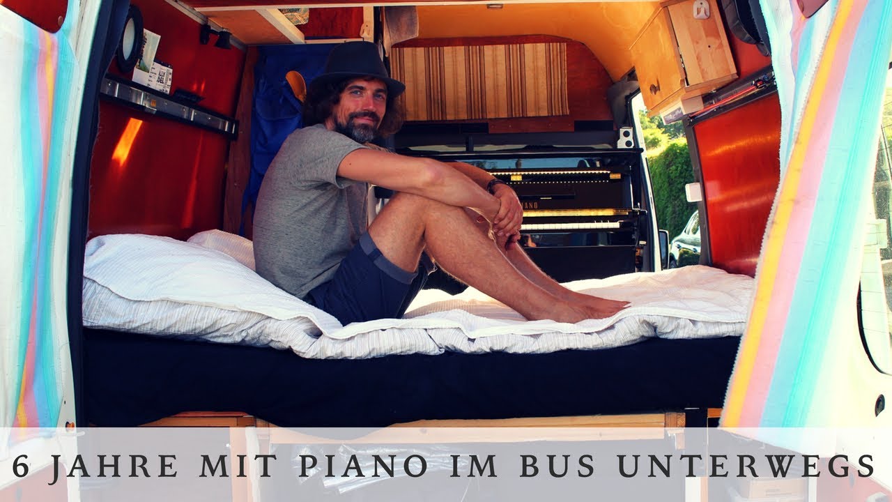 Pianist schläft seit 6 Jahren im Van neben seinem Klavier